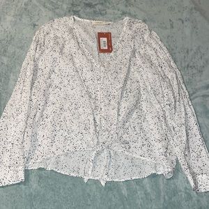 3/$10 Lightweight button up top